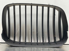 Load image into Gallery viewer, GRILLE BMW 540i 1997 97 1998 98 1999 99 2000 00 Upper Chrome Left - NW98219
