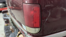 Load image into Gallery viewer, TAIL LIGHT LAMP ASSEMBLY S10 Blazer Envoy S15 Jimmy Bravada 95-05 Right - NW478388
