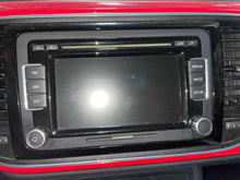 Load image into Gallery viewer, RADIO Beetle CC Golf Golf GTI Passat 10 11 12 13 14 - NW551934
