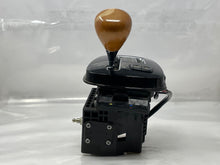 Load image into Gallery viewer, Floor Shifter Jaguar XJ8 2004 - NW383928
