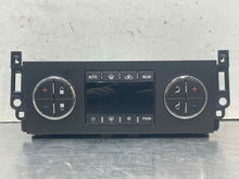 Load image into Gallery viewer, TEMPERATURE CONTROLS Suburban 1500 Suburban 2500 Tahoe Yukon 12-14 - NW556921
