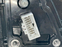 Load image into Gallery viewer, Side View Door Mirror Hyundai Tucson 2019 - NW556439
