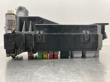 Load image into Gallery viewer, Fuse Box Ford Escape 2006 - NW247064
