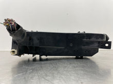 Load image into Gallery viewer, Fuse Box Ford Escape 2006 - NW247064
