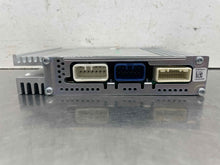 Load image into Gallery viewer, Radio  HIGHLANDER 2013 - NW551932
