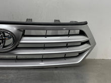 Load image into Gallery viewer, GRILLE Toyota Highlander 2011 11 2012 12 2013 13 - NW555180
