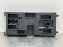 Load image into Gallery viewer, BODY CONTROL MODULE BCM COMPUTER XF XFR 2016 16 2017 17 - NW550931
