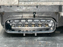Load image into Gallery viewer, Throttle Body Acura RLX 2014 - NW554000

