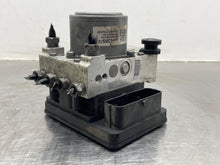 Load image into Gallery viewer, ABS Pump  SIERRA 1500 PICKUP 2018 - NW556100
