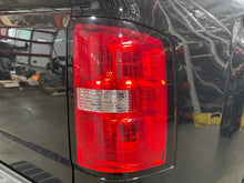 Load image into Gallery viewer, [INVENTORYCAR_YEAR_MAKE_MODEL] TAIL LIGHT LAMP ASSEMBLY Right - NW555823

