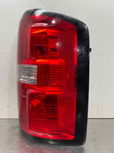 Load image into Gallery viewer, [INVENTORYCAR_YEAR_MAKE_MODEL] TAIL LIGHT LAMP ASSEMBLY Right - NW555823
