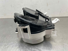 Load image into Gallery viewer, SPEEDOMETER CLUSTER Lexus ES300 ES330 2002 02 03 04 - NW555753
