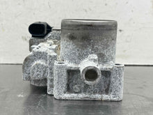 Load image into Gallery viewer, Throttle Body Volkswagen Jetta 2019 - NW555813
