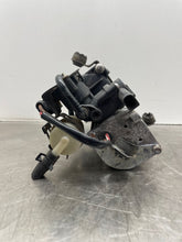 Load image into Gallery viewer, SUSPENSION AIR COMPRESSOR PUMP Vanden Pl XJ XJ8 XJ8L XJL XJR 04-09 - NW414248

