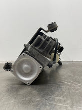 Load image into Gallery viewer, SUSPENSION AIR COMPRESSOR PUMP Vanden Pl XJ XJ8 XJ8L XJL XJR 04-09 - NW414248

