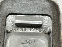 Load image into Gallery viewer, SIDE MARKER LAMP LIGHT M35 M45 2006 06 2007 07 Fender Mounted - NW82585
