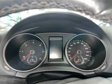 Load image into Gallery viewer, SPEEDOMETER CLUSTER Volkswagen VW Jetta Golf 2009 09 2010 10 11 12 13 2.0L - NW553943
