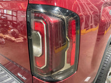 Load image into Gallery viewer, [INVENTORYCAR_YEAR_MAKE_MODEL] TAIL LIGHT LAMP ASSEMBLY Right - NW554013
