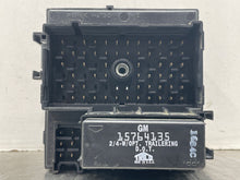 Load image into Gallery viewer, Fuse Box GMC Yukon 2004 - NW64925

