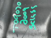 Load image into Gallery viewer, AIR CLEANER BOX C230 C250 C300 C350 C63 CL550 CL600 CL63 07-15 Right - NW519786
