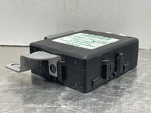Load image into Gallery viewer, TRANSFER CASE CONTROL MODULE COMPUTER Lexus GX470 2003-2009 - NW433027
