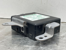 Load image into Gallery viewer, TRANSFER CASE CONTROL MODULE COMPUTER Lexus GX470 2003-2009 - NW433027
