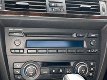 Load image into Gallery viewer, RADIO BMW 128i 135i 323i 328i 335i M3 Z4 08 09 AM FM CD - NW558912
