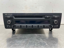 Load image into Gallery viewer, RADIO BMW 128i 135i 323i 328i 335i M3 Z4 08 09 AM FM CD - NW558912
