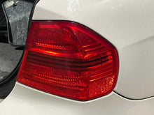 Load image into Gallery viewer, OUTER TAIL LIGHT LAMP 323i 325ci 325i 328i 330ci 330i 06-08 Right - NW558932
