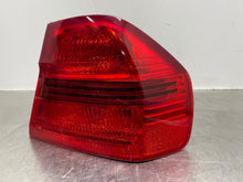 Load image into Gallery viewer, OUTER TAIL LIGHT LAMP 323i 325ci 325i 328i 330ci 330i 06-08 Right - NW558932

