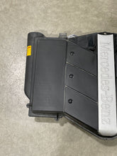 Load image into Gallery viewer, AIR CLEANER BOX C230 C240 C32 C320 C55 CL500 CL55 CL600 CL65 98-08 - NW298417
