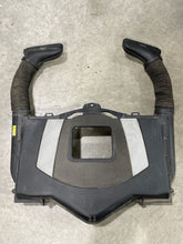 Load image into Gallery viewer, AIR CLEANER BOX E350 E550 C230 C280 C300 C350 C55 CL550 CL600 05-13 - NW222248
