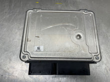 Load image into Gallery viewer, ECU ECM Computer  SAAB 9-5 2011 - NW438344
