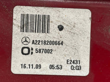 Load image into Gallery viewer, [INVENTORYCAR_YEAR_MAKE_MODEL] TAIL LIGHT LAMP ASSEMBLY Right - NW447450
