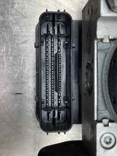 Load image into Gallery viewer, ABS Pump Lincoln MKC 2015 - NW446813
