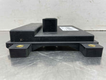 Load image into Gallery viewer, FUEL PUMP CONTROL MODULE COMPUTER Enclave Lacrosse Regal CTS 10-12 - NW560557

