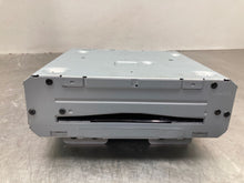 Load image into Gallery viewer, Info-Gps Screen  SUBURBAN 1500 2015 - NW453985
