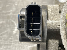 Load image into Gallery viewer, THROTTLE BODY Expedition F150 Navigator F350 Lincoln LT 04 05 06 07 08 09 10 - NW458292
