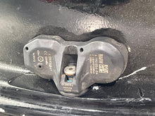 Load image into Gallery viewer, WHEEL RIM 528i 535i 550i 640I 650i Active 5 M6 11-19 19x9 ALLOY - NW461042

