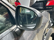 Load image into Gallery viewer, Side View Door Mirror Nissan Rogue 2021 - NW562063

