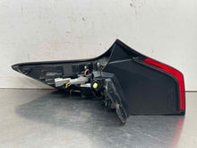 Load image into Gallery viewer, TAIL LAMP LIGHT - NW561962
