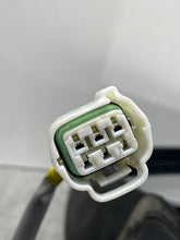 Load image into Gallery viewer, SIDE VIEW DOOR MIRROR Mitsubishi Endeavor 04 05 06 07 08 Right - NW463804
