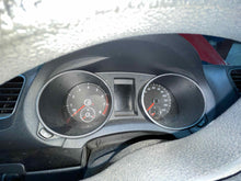 Load image into Gallery viewer, SPEEDOMETER CLUSTER Volkswagen Golf Jetta 09 10 11 12 13 14 - NW562225
