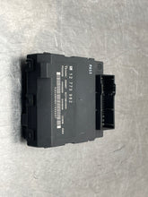Load image into Gallery viewer, BODY CONTROL MODULE Saab 9-3 2007 07 2008 08 2009 09 10 - NW464489
