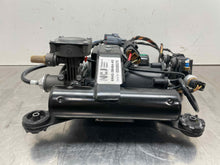 Load image into Gallery viewer, AIR RIDE COMPRESSOR Range Rover 06 07 08 09 10 11 12 13 14 - NW563172
