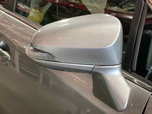 Load image into Gallery viewer, SIDE VIEW DOOR MIRROR Toyota Venza 2015 15 2016 16 Right - NW563322

