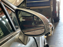 Load image into Gallery viewer, SIDE VIEW DOOR MIRROR Toyota Venza 2015 15 2016 16 Right - NW563322
