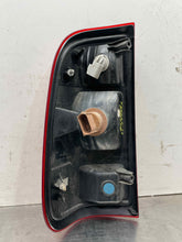 Load image into Gallery viewer, TAIL LIGHT LAMP ASSEMBLY F250SD Pickup F350SD Pickup 08-16 Right - NW563268
