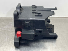 Load image into Gallery viewer, Fuse Box Cadillac DTS 2010 - NW476505
