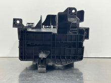 Load image into Gallery viewer, Fuse Box Cadillac DTS 2010 - NW476505
